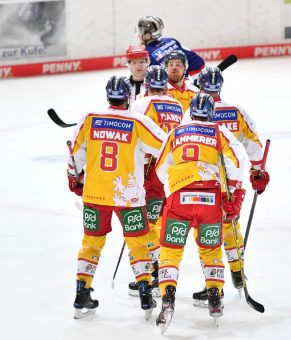 DEG gewinnt irren Schlagabtausch:  6:5 n.V. bei den Iserlohn Roosters!