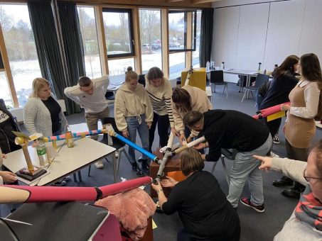 „Stick together – Gemeinsam zielsicher zum Ausbildungsabschluss“