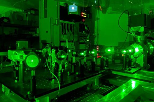 FEL-Lasing erstmals unter 170 Nanometer mit Optiken vom LZH