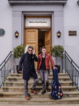 Duo CAFÉ DEL MUNDO nimmt mit dem ROYAL PHILHARMONIC ORCHESTRA in London neues Album auf