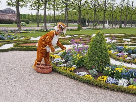 Neue Osteraktion im Schlossgarten „Dem Osterhasen auf der Spur“