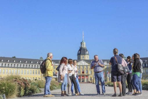 Die Publikumsklassiker sind zurück: Die Saison für die öffentlichen Stadtrundgänge der KTG Karlsruhe Tourismus GmbH beginnt