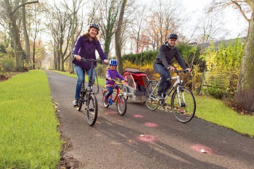 TÜV Rheinland: Fahrradsitze und -anhänger müssen zur Größe von Kind und Fahrrad passen