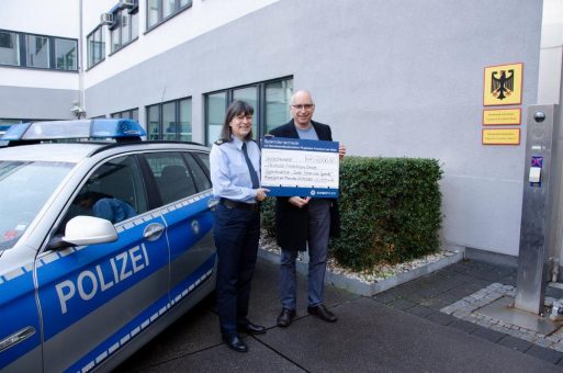 Mitarbeiter der Bundespolizei am Flughafen Frankfurt sammelten 6.000 Euro für lebensverkürzend erkrankte Kinder in der Mainmetropole