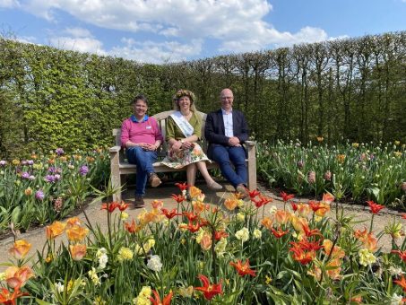 Deutsche Blumenfee eröffnet Jubiläumssaison im Park der Gärten