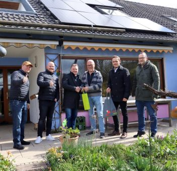 Kooperation Gemeindewerke Wendelstein und iKratos – 100. gemeinsame PV-Anlage ging in Betrieb