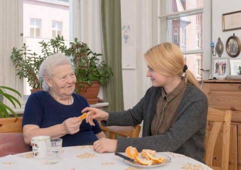 Internationaler Tag der Pflege: Wer Angehörige pflegt, ist abgesichert