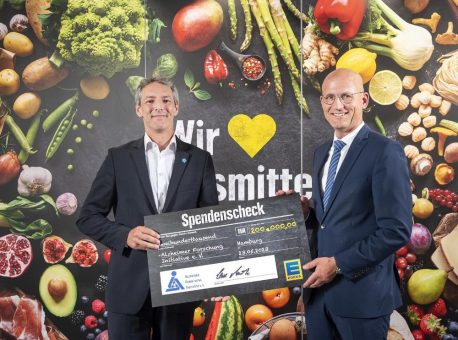 EDEKA „Weihnachtshase“: EDEKA spendet 200.000 Euro an die Alzheimer Forschung Initiative