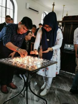 Holocaust-Gedenktag in Synagoge in Indonesien