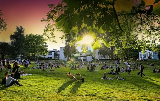 „Park Sounds“ im Stadtgarten eröffnen den Sommer