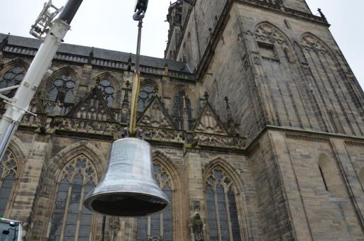 Höchstspendensumme von knapp 700.000 € erreicht und letzte kleine Glocke SPEREMUS gegossen im Magdeburger Dom