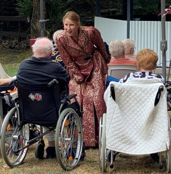 Märchenerzählen für demenzerkrankte Menschen in stationären Pflegeeinrichtungen