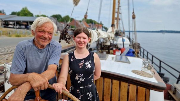 Generationen im Hanse-Sail-Podcast: Von ältesten Kapitänen und längsten Schiffen