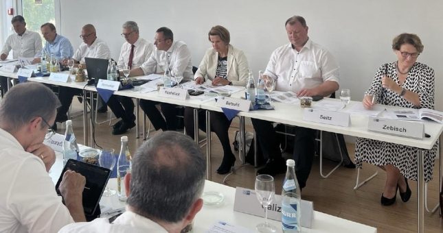 Sitzung der IHK-Vollversammlung bei Bosch in Schwäbisch Gmünd: Transformation Ostwürttembergs geht voran