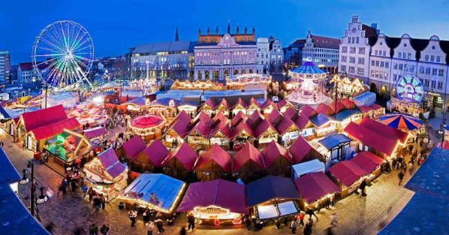 Rauchwurst, Eierpunsch und Schittchen: Genussmomente auf barrierefreien Weihnachtsmärkten