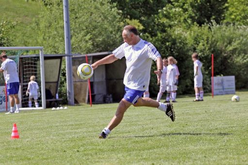 Bridgestone Händler- und Familienaktion: Exklusive Gutscheine für die Fußballschule Rummenigge