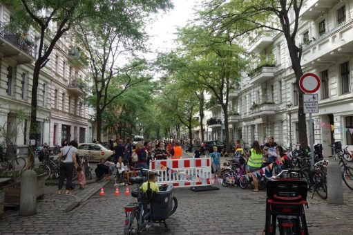 100 mal Temporäre Spielstraße Böckhstraße