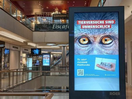 Ärzte gegen Tierversuche plakatiert Ernst-August-Galerie Hannover