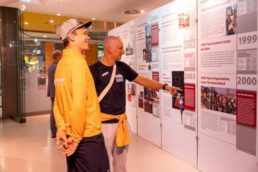 Historische Ausstellung im Skyline Plaza:  40 Jahre Mainova Frankfurt Marathon in Bildern