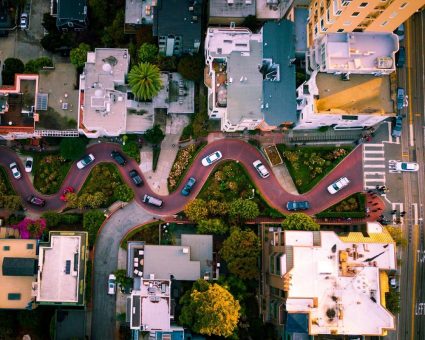 100 Jahre! Die berühmten Kurven der Lombard Street feiern runden Geburtstag