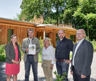 Fertighaus-Hersteller Baufritz erhält erstes QNG- Nachhaltigkeitssiegel für ein Wohnhaus