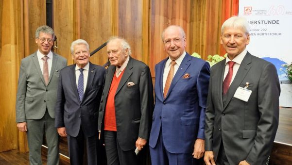 Joachim Gauck und Reinhold Würth gratulierten dem Bundesverband Deutscher Fertigbau zum 60. Geburtstag