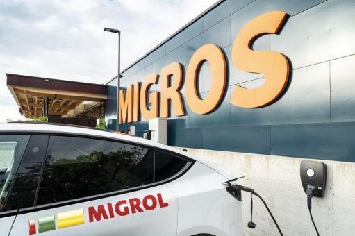 Migrol baut über 2’000 E-Ladestationen an Migros-Standorten in der ganzen Schweiz