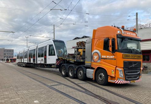 Erneuerung des VAG-Fuhrparks: Erste von acht bestellten Urbos-Straßenbahnen eingetroffen