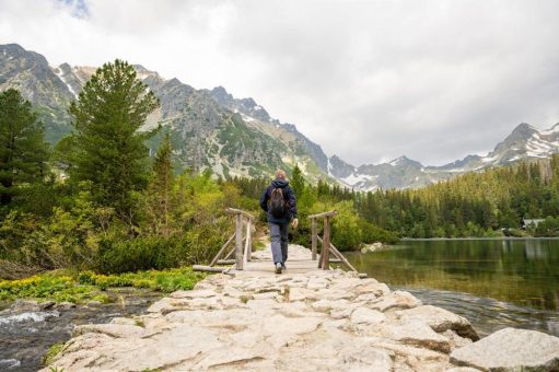 Solo und safe: sichere Outdoorabenteuer für Alleinreisende