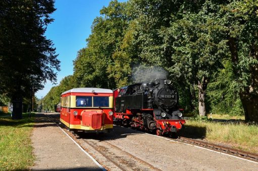 Die Fahrten mit dem Borkumer Triebwagen T1 starten beim Molli