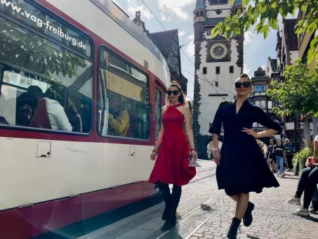 Straßenbahn wird zum Catwalk: FWTM und VAG werben für Freifahrt und Fashion & Food Festival