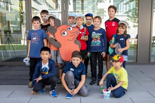 Begeisterte Kinder beim Aktionstag „Türen auf mit der Maus“ an  der Hochschule Aalen und im explorhino