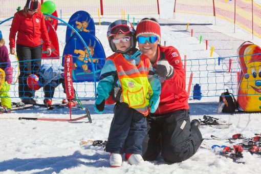 Neues Angebot: Am Hochzeiger lernen Pistenflöhe gratis Skifahren