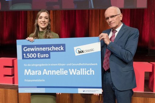 Meisterfeier: Friseurmeisterin Mara Annelie Wallich für beste Leistung ausgezeichnet