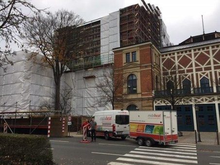 Temperierte Sanierung der Backsteinfassade am Festspielhaus Bayreuth