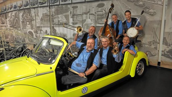 Saratoga Seven spielen im AutoMuseum Volkswagen