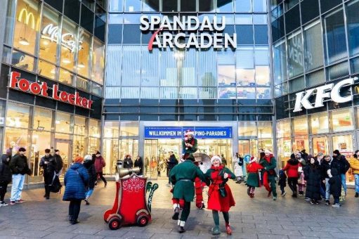 Vom Weihnachtsmann, der zauberhaften Wichtelparade und weihnachtlichen Bastel-Workshops: die Spandau Arcaden zelebrieren die Weihnachtszeit