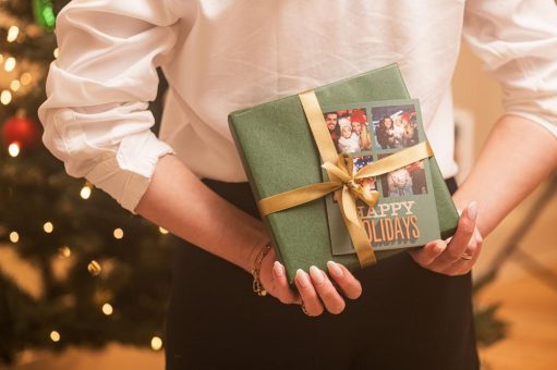 Last Minute Geschenke: 5 trendige Weihnachtskarten mit Schmunzelpotential