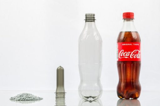 Coca-Cola geht weiteren Schritt zu 100 Prozent rPET in Deutschland