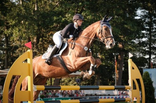 Mit Teamgeist und Mut zur Trophäe: Ammerländer Versicherung bittet zur „AV Trophy“ auf dem Oldenburger Landesturnier