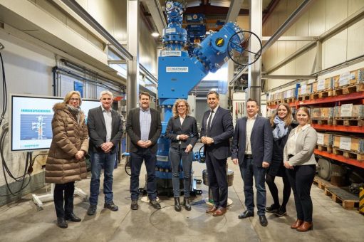 Niedersachsens Wirtschaftsminister Olaf Lies zu Besuch bei Hartmann Valves