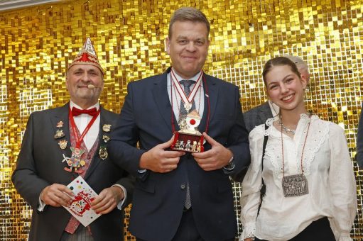 Grandseigneur Ludwig Sebus erhält Karnevals-Unikatorden – Staatssekretär Matthias Heidmeier und Oberbürgermeisterin Henriette Reker ebenfalls unter den Geehrten