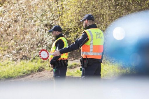 Karlsruher Zoll schnappt Dieb auf der Autobahn