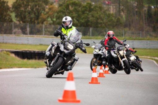 Sicherheit mit Vergnügen: Motorradtraining 2024!