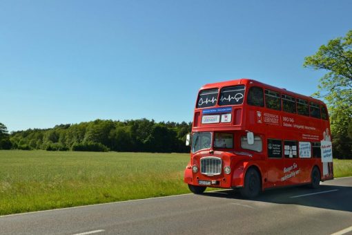 Doppeldecker-Bus aus London auf dem Fischmarkt