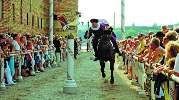 Traditionelles Ringreiterfest in Süddänemark