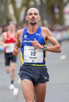 „Hendrik Pfeiffer Staffel“ beim Wasserstadt Triathlon