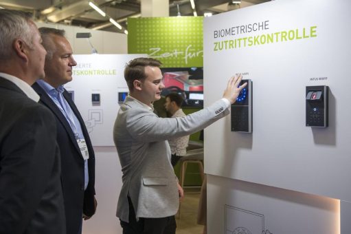 SicherheitsExpo 2024: PCS und Mitaussteller ASTRUM IT mit Expertise für Gebäudesicherheit.