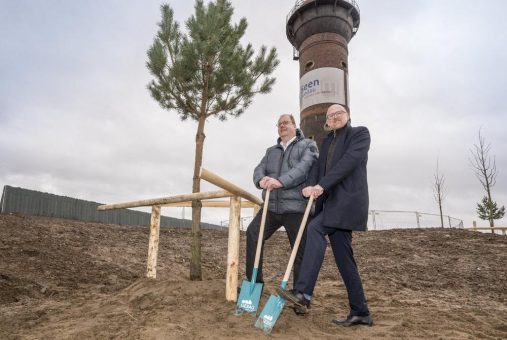 6-Seen-Wedau: erster Baum gepflanzt