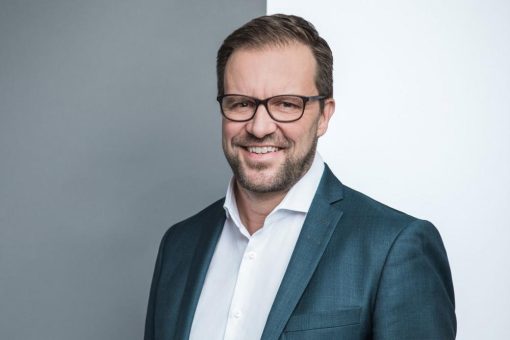 High Five – HÖVELER HOLZMANN ernennt Dr. Volker Hillebrand zum fünften Partner